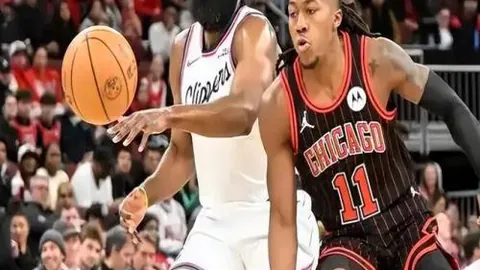 火箭官方公布KD关键球瞬间休斯顿媒体赞誉轻松破30分纪录