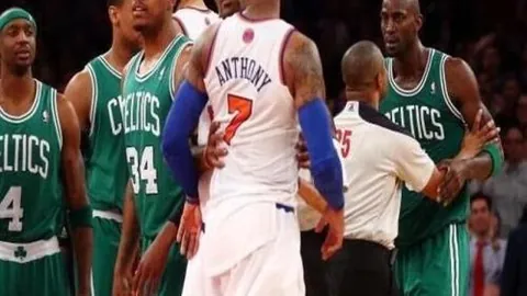 王者归来！昨夜亚冠再创辉煌，十连胜势头强劲，英超战术解析已全面掌握！